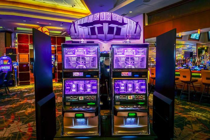 Red Hawk Resort + Casino Kings Slot Machines