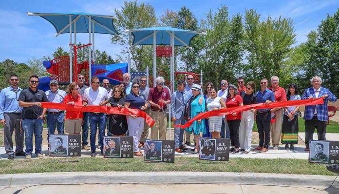 Cherokee Muskogee ribbon cutting