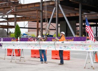 Graton Resort & Casino Hosts Topping Off Ceremony for Expansion Graton_Topping Off Beam