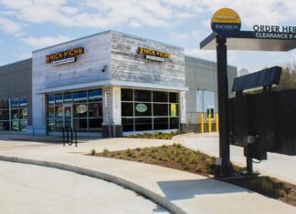Gun Lake Opens New Dual-Concept Eatery Gun Lake_Which Wich & Paciugo