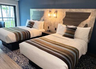 Grand Traverse Opens Renovated Leelanau Sands Lodge Leelanau Sands guestroom