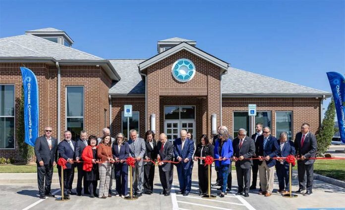 Chickasaw Community Bank ribboncutting