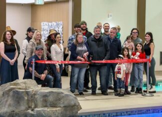 Angel of the Winds Unveils New Swimming Pool AOTW_swimmingpool_ribboncutting