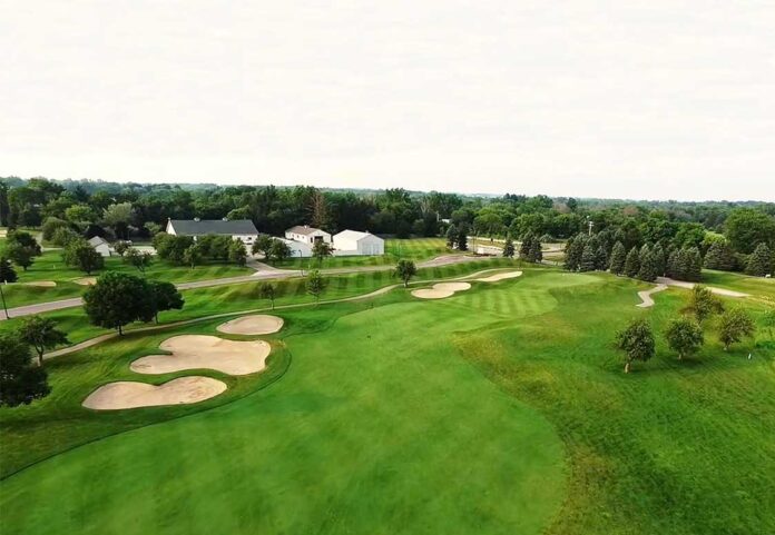 Apple Mountain Golf Resort