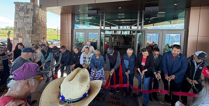 IGA_400 Horses grand opening IGA_400 Horses grand opening