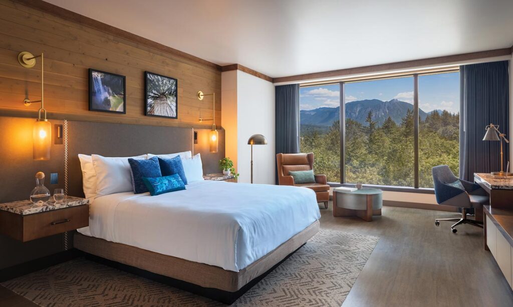 Snoqualmie Hotel guest room
