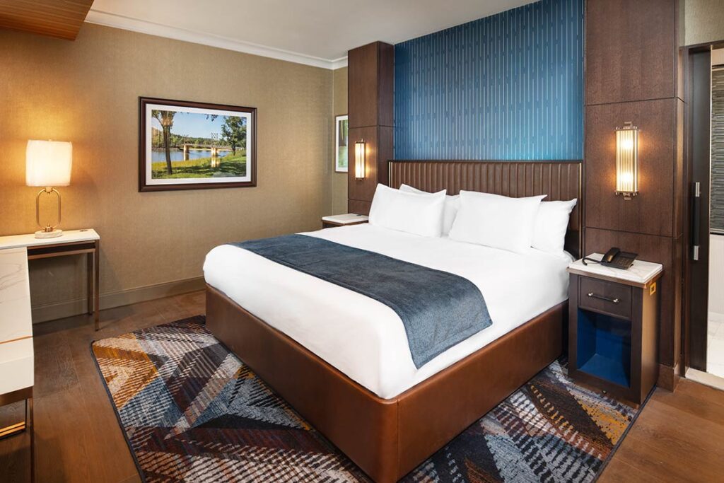 Saracen Hotel Bedroom