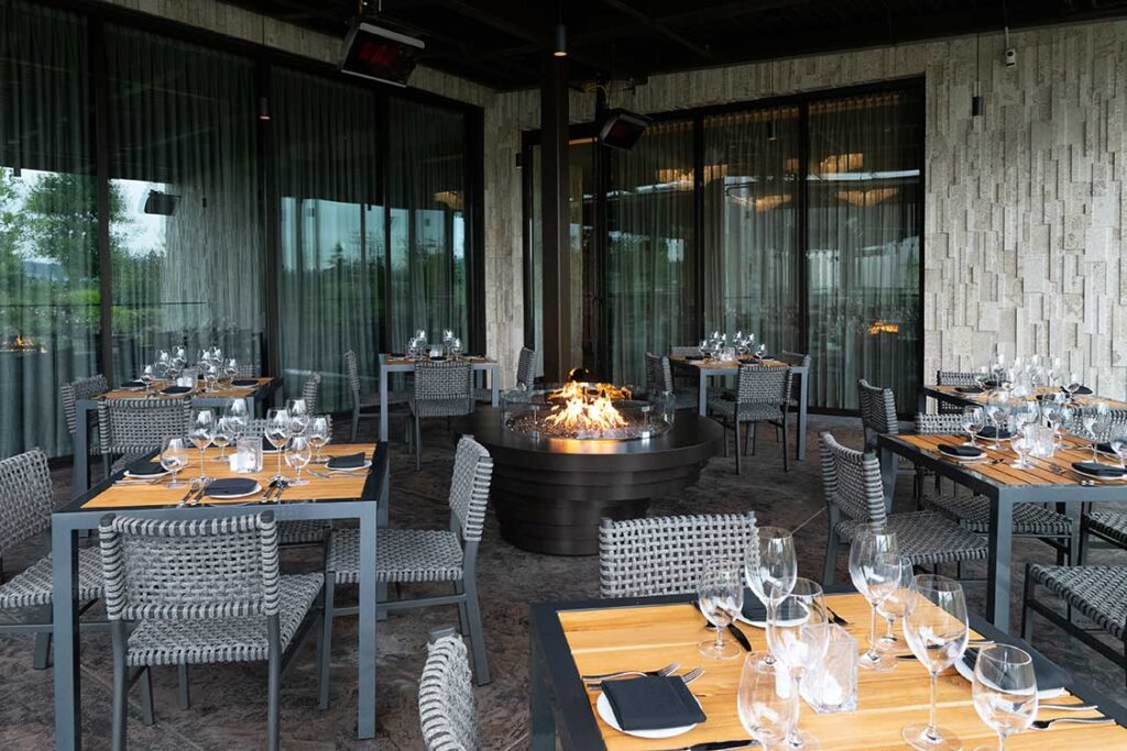 ilani_SovereignSteakhouse_outdoor