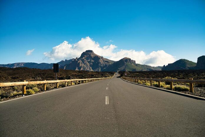 Road into horizon Road into horizon