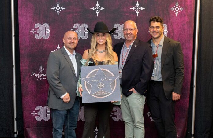Lainey Wilson_Mohegan Sun Walk of Fame